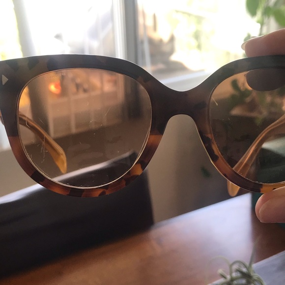 Prada sunglasses - Picture 7 of 8